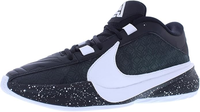 Nike Zoom Freak 5: La Scarpa da Basket di Giannis, Analisi e Confronto con Alternative